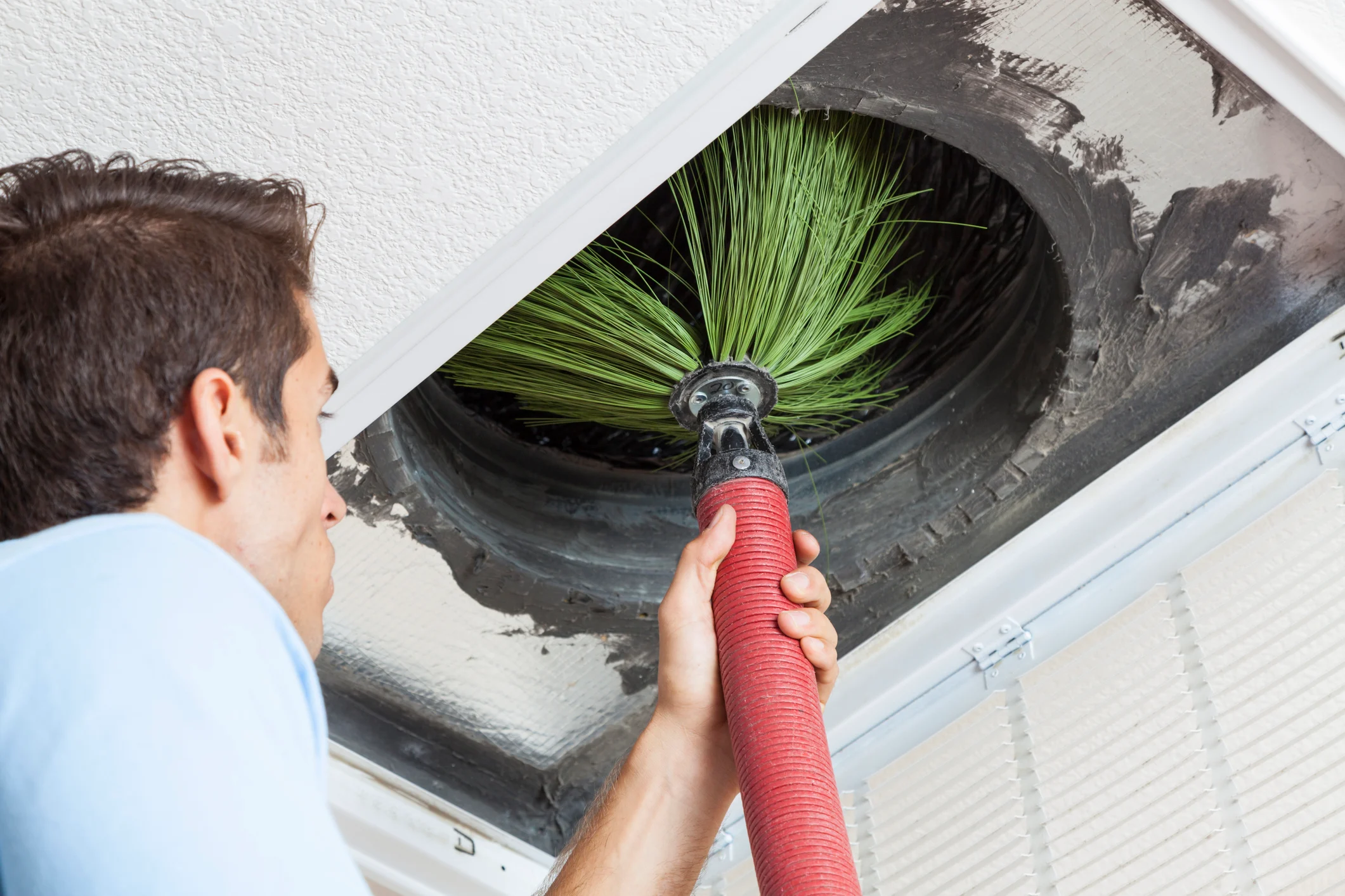 Cleaning Air Ducts 478089373 2122x1415